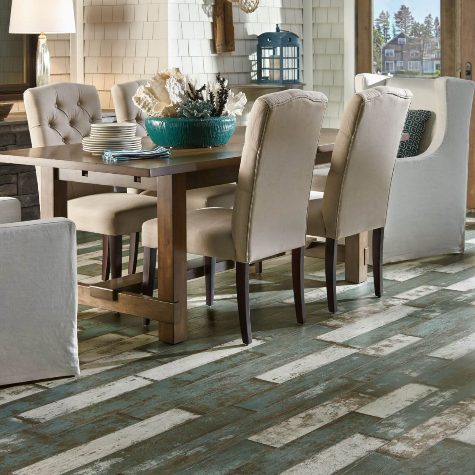 Laminate flooring in dining room | Allied Flooring & Paint